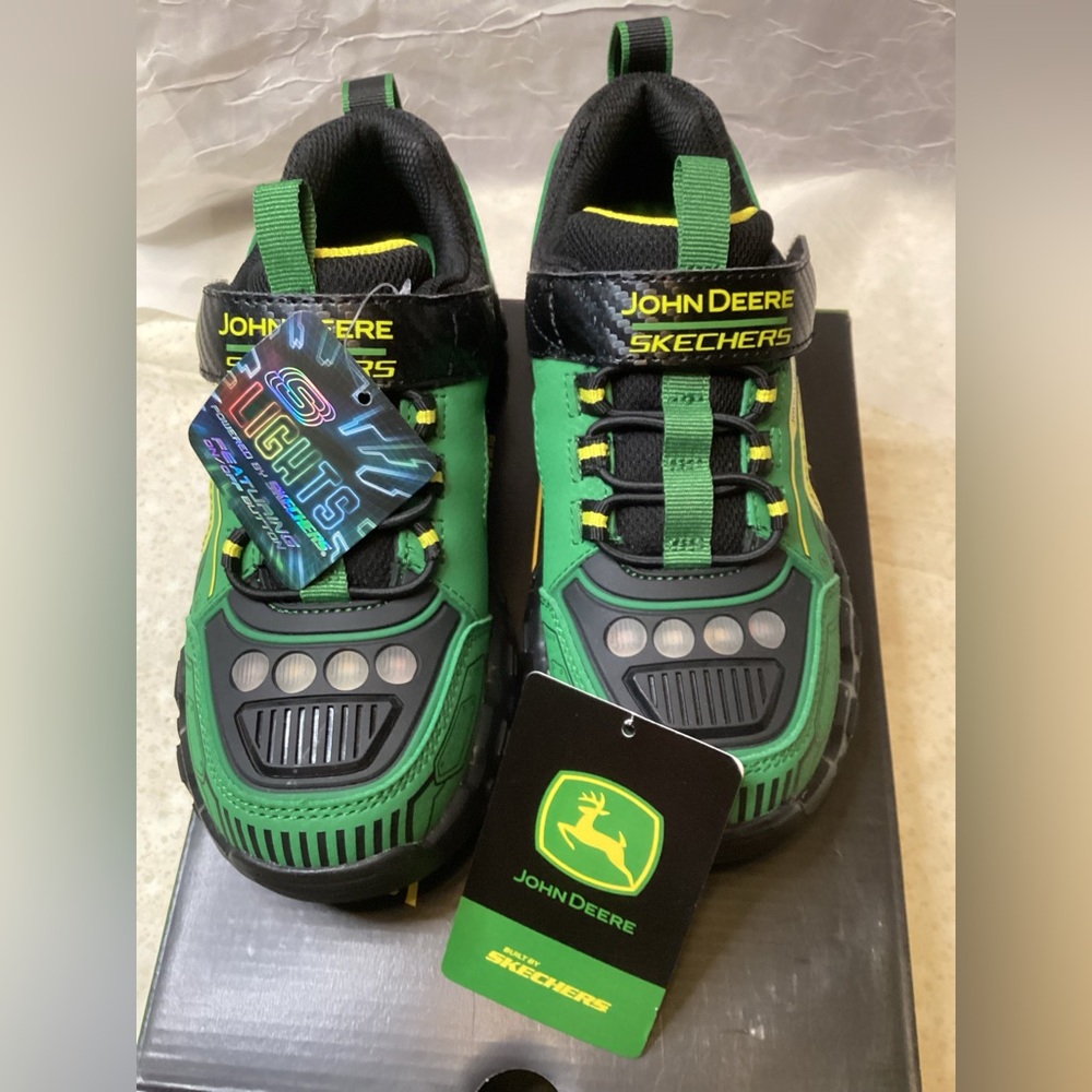 John Deere Skechers Rugged Brights Light Up Kids Sneakers Size 1 New in Box